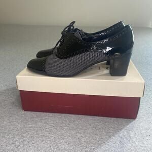 Covington SHEENA Black Patent HOUNDSTOOTH LACE UP OXFORD PUMP SIDE ZIPPER Size 9